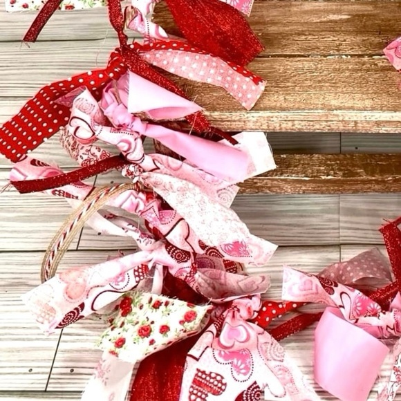 Valentine's Day Garland - Picture 2 of 2